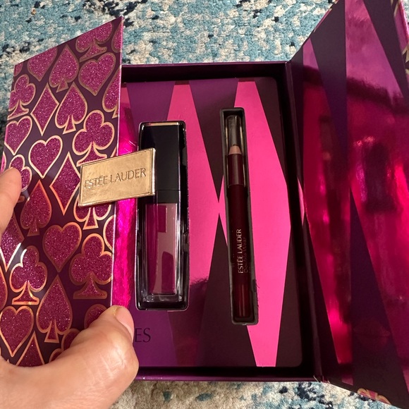 Brand New Estee Lauder Casino Royale Plum Lips - Picture 3 of 9